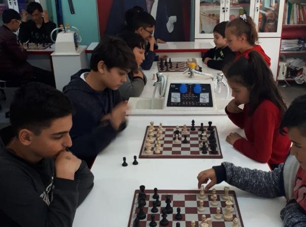 Alparslan Ortaokulu Öğrencileri Satranç Turnuvasında!