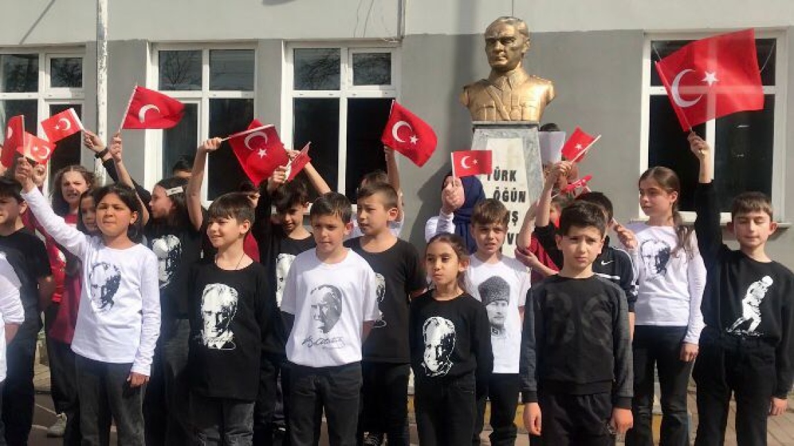 12 Mart İstiklal Marşı'nın Kabulü ve Mehmet Akif Ersoy'u Anma Günü Programımızı Gerçekleştirdik.