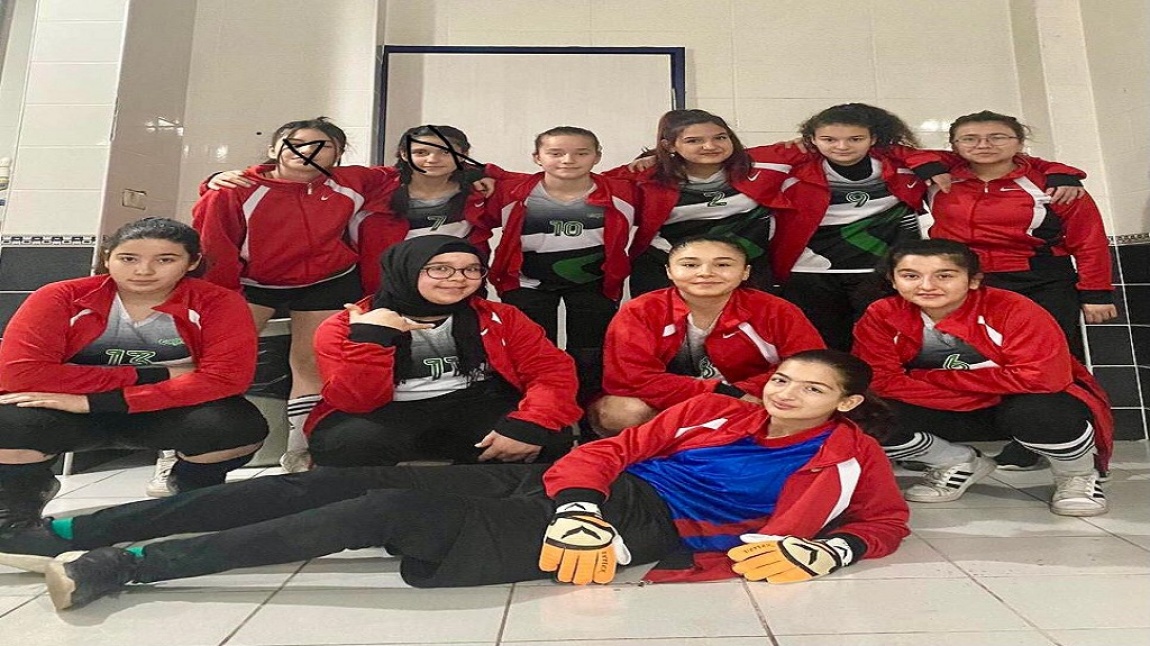 Kız Futsal Takımımız İlk Maçında Galibiyet Aldı.