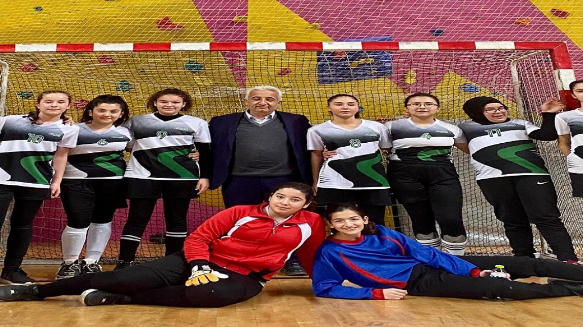 Kız Futsal Takımımız Bizleri Gururlandırdı.
