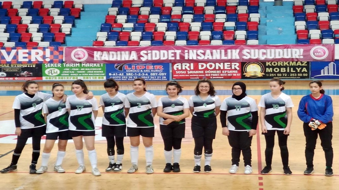 Kız Futsal Takımımızdan Yeni Bir Galibiyet Geldi